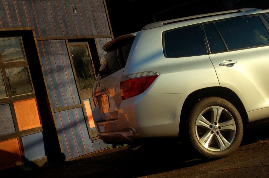  Toyota Highlander Sport 2008 года  (фото 34 из 57)